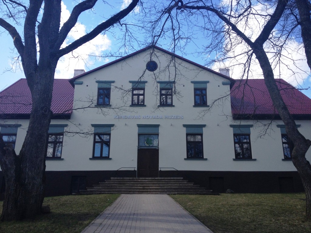 Kandavas novada muzeja ēkas fasādes vienkāršotā renovācija un telpu vienkāršotā rekonstrukcija Adrese: Talsu iela 11, Kandava Pasūtītājs: Kandavas novada dome Objekta realizācijas gads: 2012